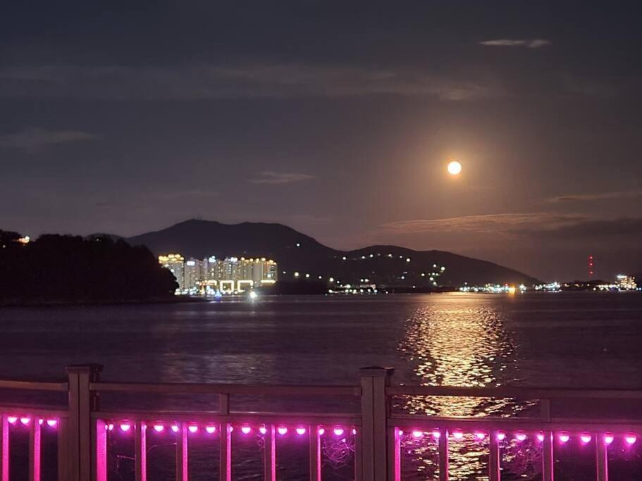 The Castle Ocean Marina Double Suite Yeosu Εξωτερικό φωτογραφία