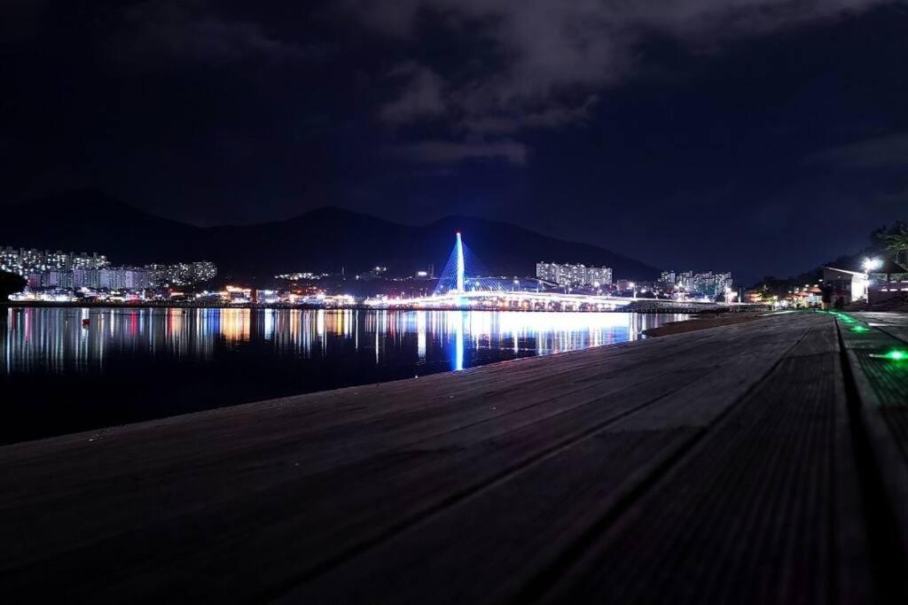 The Castle Ocean Marina Double Suite Yeosu Εξωτερικό φωτογραφία